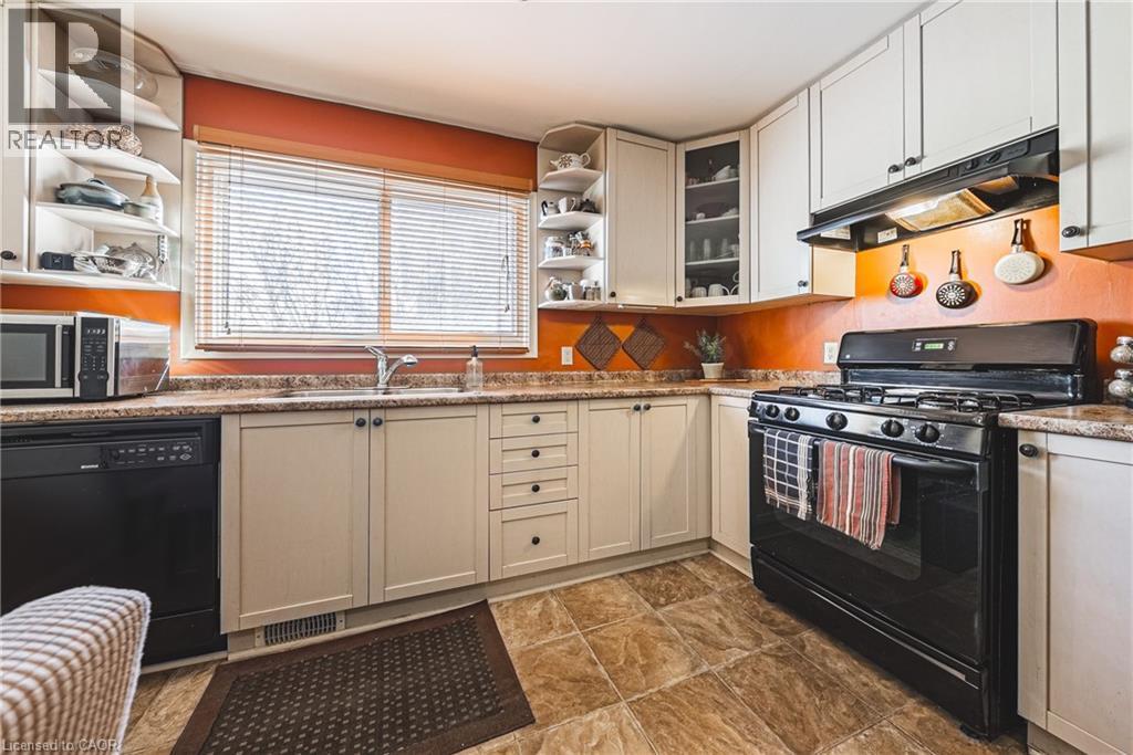 28 Munn Street, Hamilton, ON - Indoor Photo Showing Kitchen With Double Sink