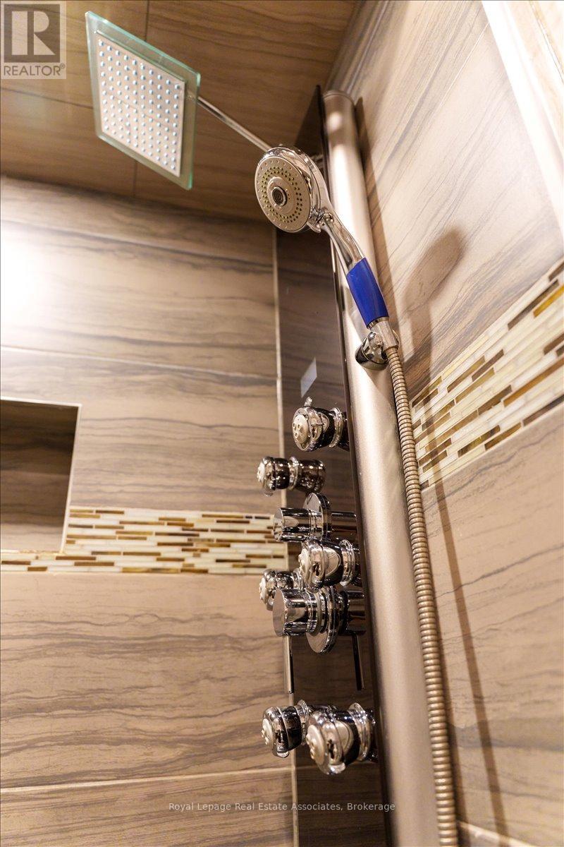 123 Market Street, Hamilton, ON - Indoor Photo Showing Other Room