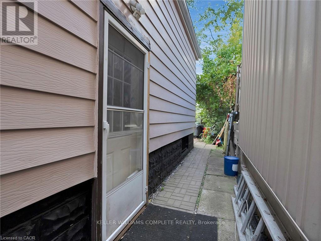 210 East 24Th Street, Hamilton, ON - Outdoor With Exterior