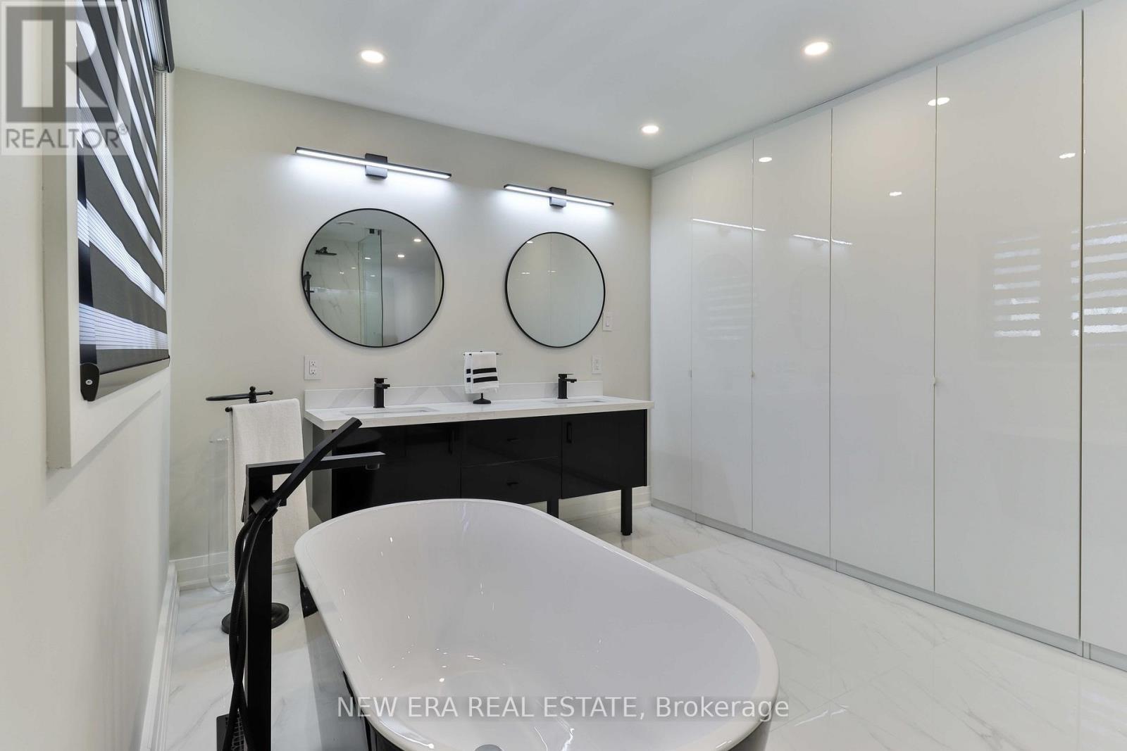 1481 Chasehurst Drive, Mississauga, ON - Indoor Photo Showing Bathroom