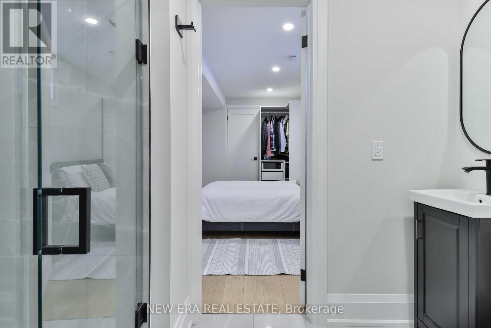 1481 Chasehurst Drive, Mississauga, ON - Indoor Photo Showing Bathroom