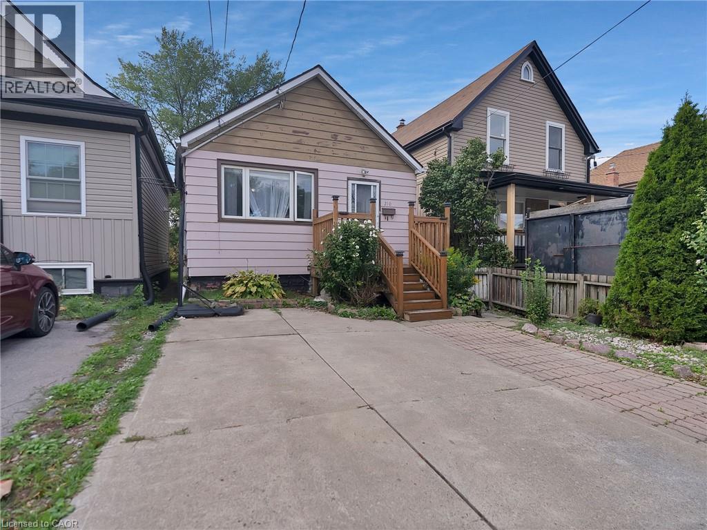 View of front of home - 210 East 24Th Street, Hamilton, ON - Outdoor