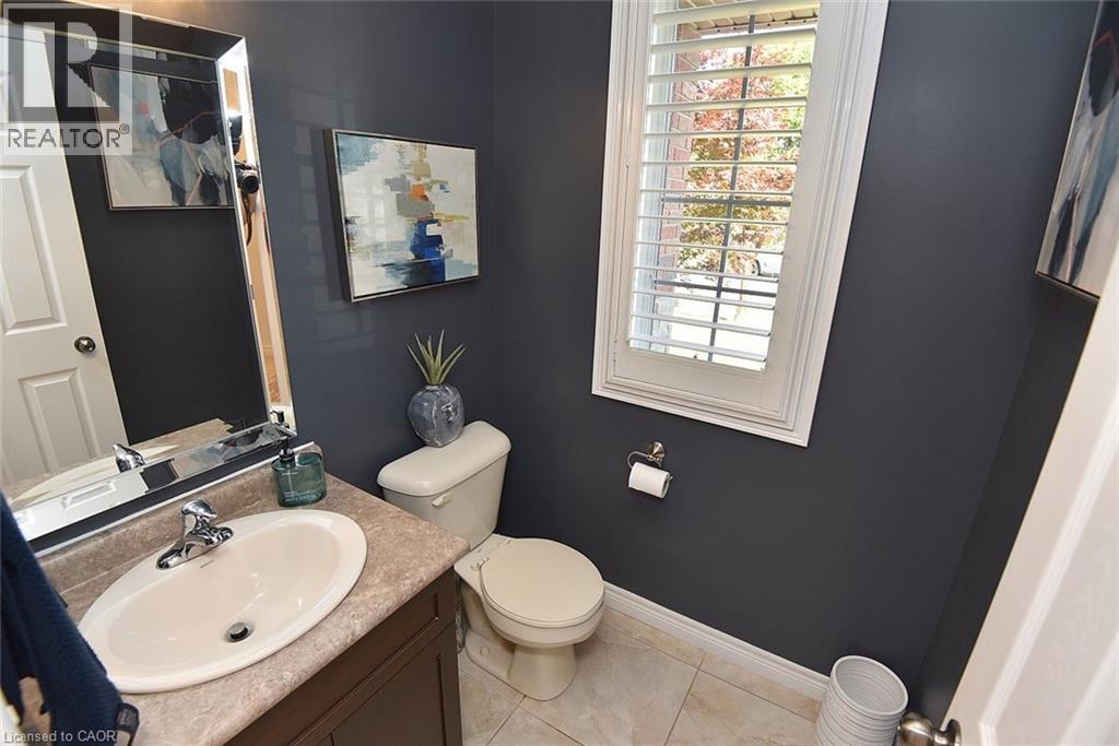 12 Degrow Crescent, Binbrook, ON - Indoor Photo Showing Bathroom