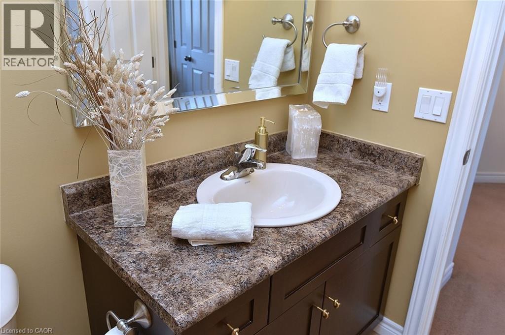 12 Degrow Crescent, Binbrook, ON - Indoor Photo Showing Bathroom