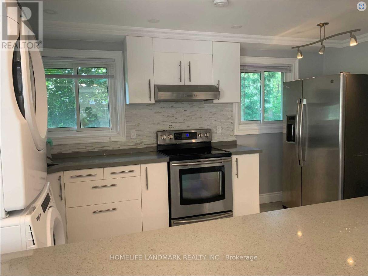 3079 Lindenlea Drive, Mississauga, ON - Indoor Photo Showing Kitchen With Stainless Steel Kitchen