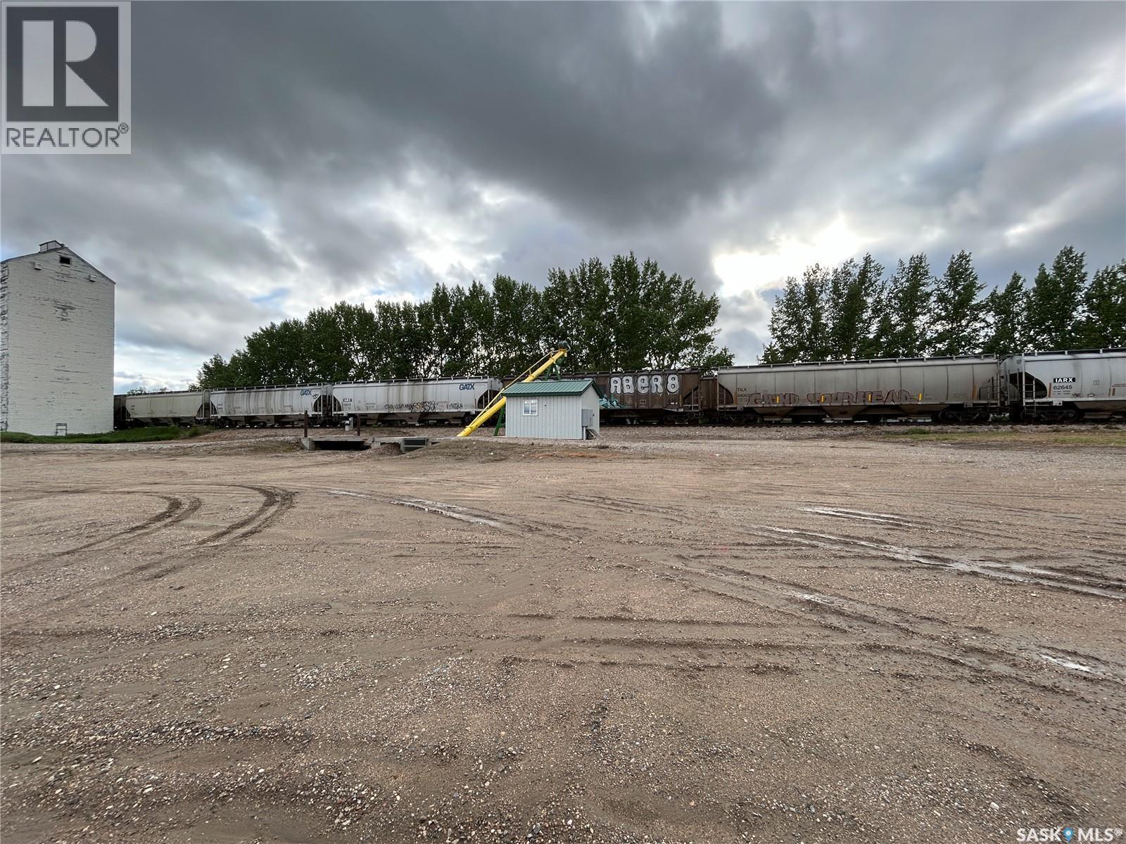 400 Railway Avenue E, Rosthern, SK