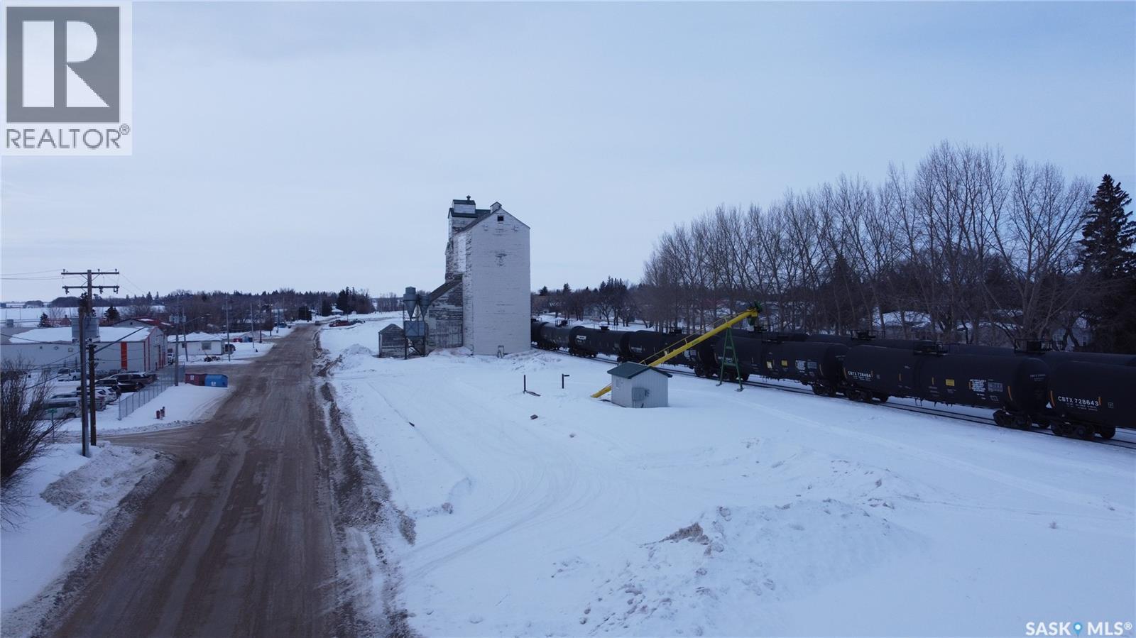 400 Railway Avenue E, Rosthern, SK