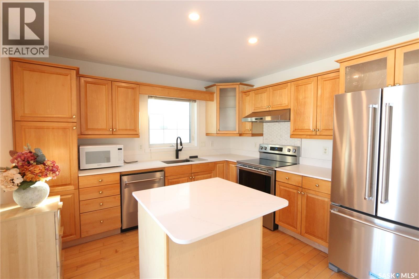 1226 Dover Avenue, Regina, SK - Indoor Photo Showing Kitchen