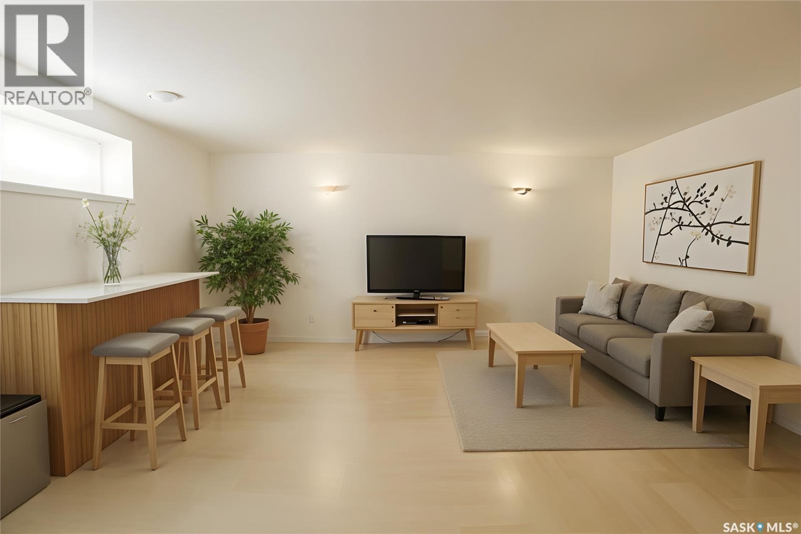 1226 Dover Avenue, Regina, SK - Indoor Photo Showing Living Room