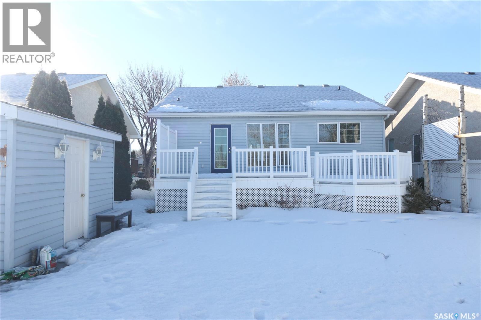 1226 Dover Avenue, Regina, SK - Outdoor With Deck Patio Veranda