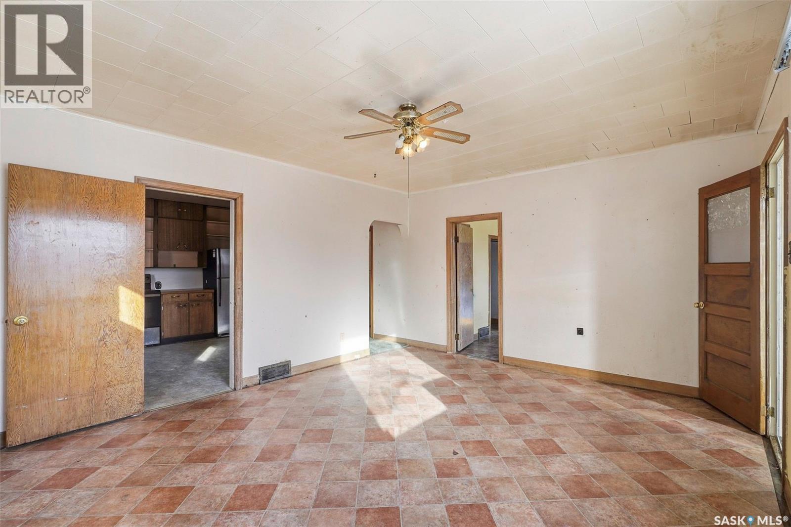 584 7Th Street E, Prince Albert, SK - Indoor