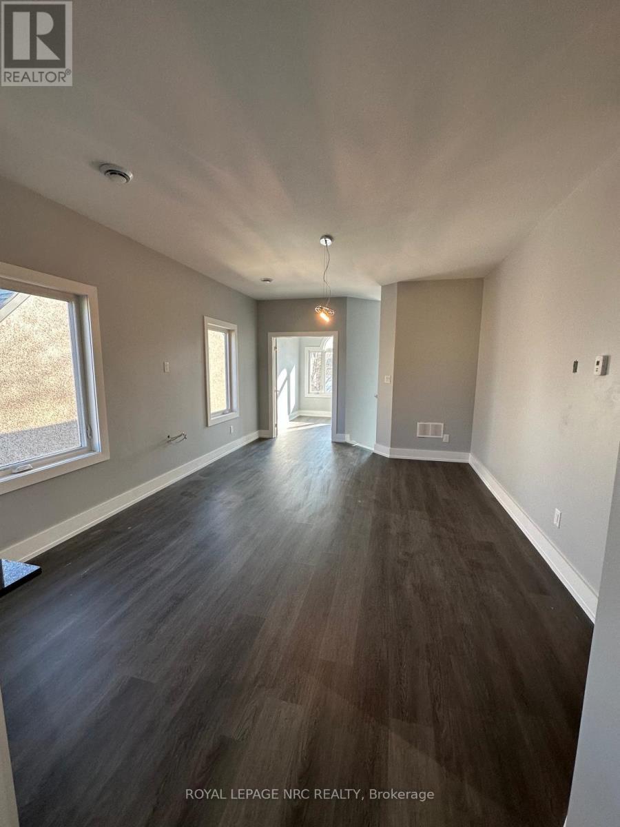 58 Griffith Street, Welland (Welland Downtown), ON - Indoor Photo Showing Other Room