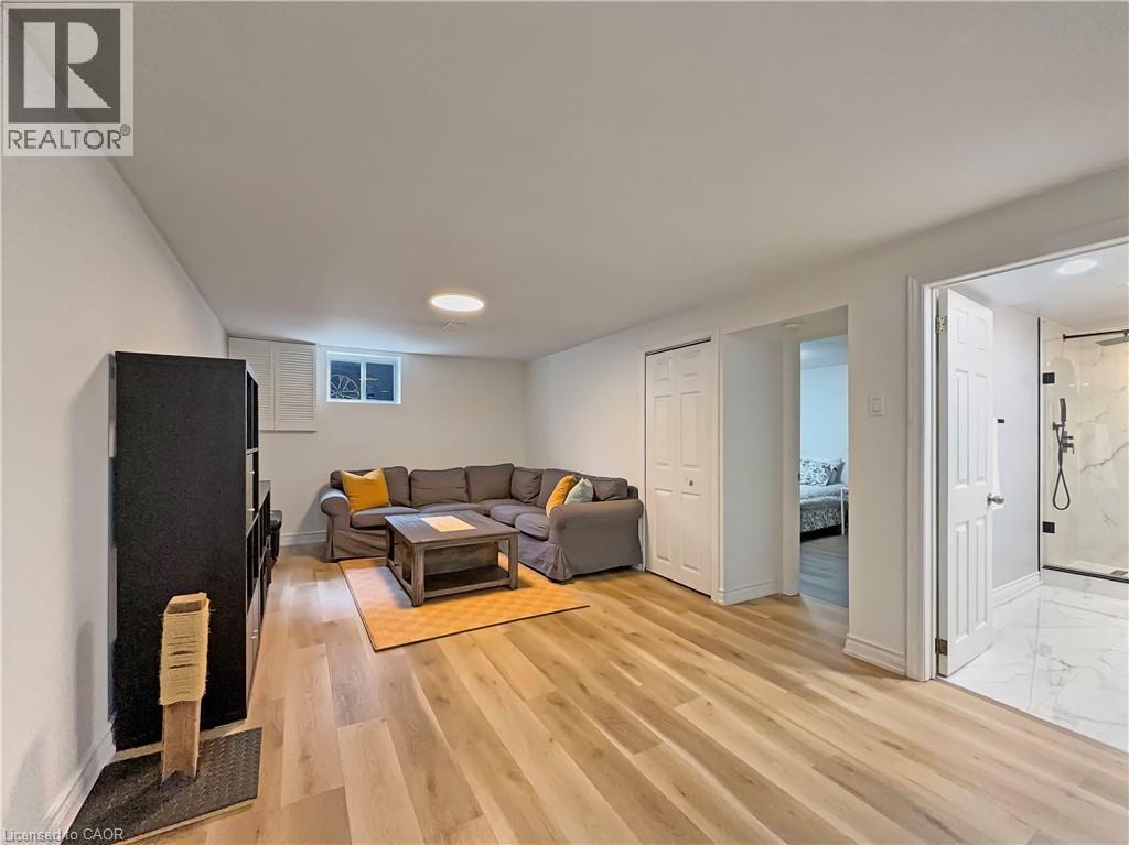 238 Kent Crescent, Burlington, ON - Indoor