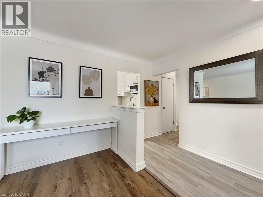 238 Kent Crescent, Burlington, ON - Indoor Photo Showing Other Room