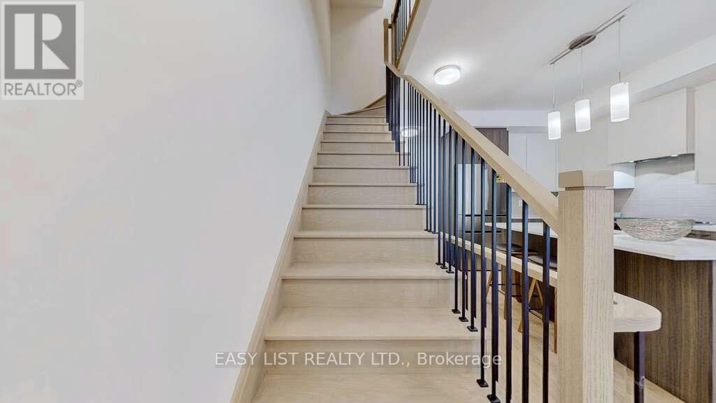 150 Alton Crescent, Vaughan, ON - Indoor Photo Showing Other Room