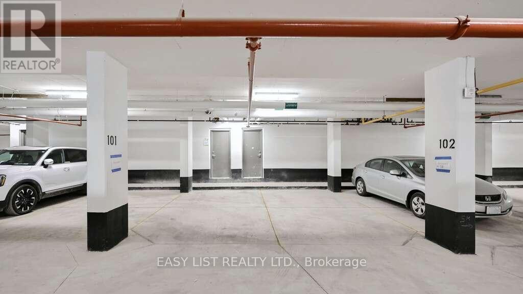 150 Alton Crescent, Vaughan, ON - Indoor Photo Showing Garage