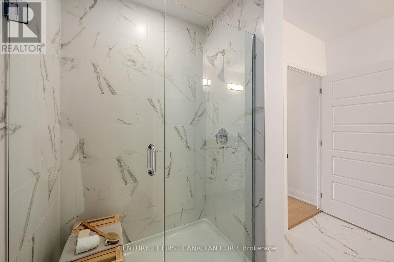 308 - 1560 Upper West Avenue, London South (South B), ON - Indoor Photo Showing Bathroom
