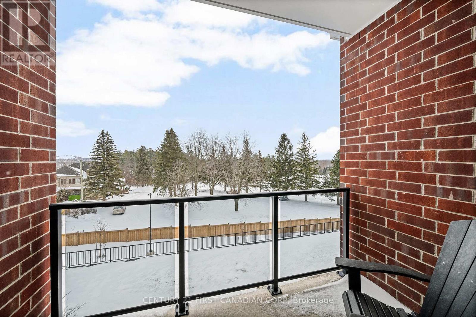Private balcony with pretty south view - 308 - 1560 Upper West Avenue, London South (South B), ON - Outdoor With Exterior