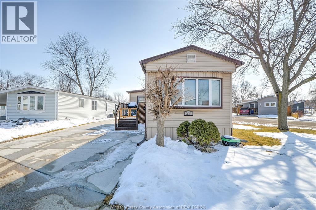 29 Parkside, Mcgregor, ON - Outdoor