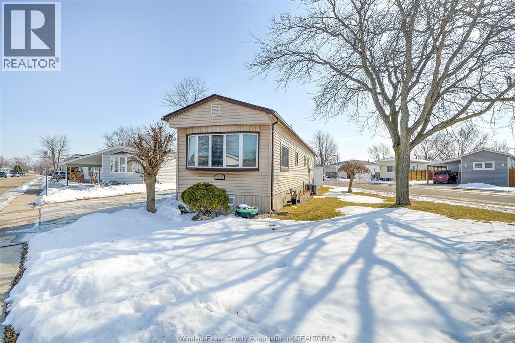29 Parkside, Mcgregor, ON - Outdoor
