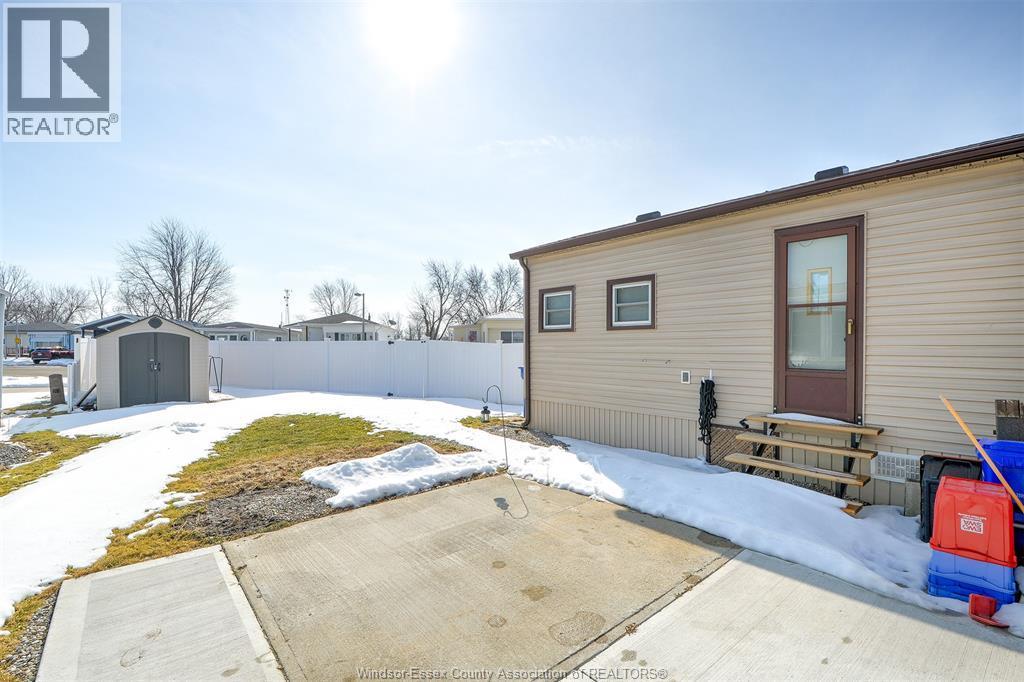 29 Parkside, Mcgregor, ON - Outdoor