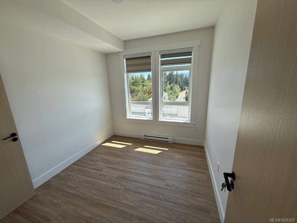 602-6320 Sentinal Dr, Nanaimo, BC - Indoor Photo Showing Other Room