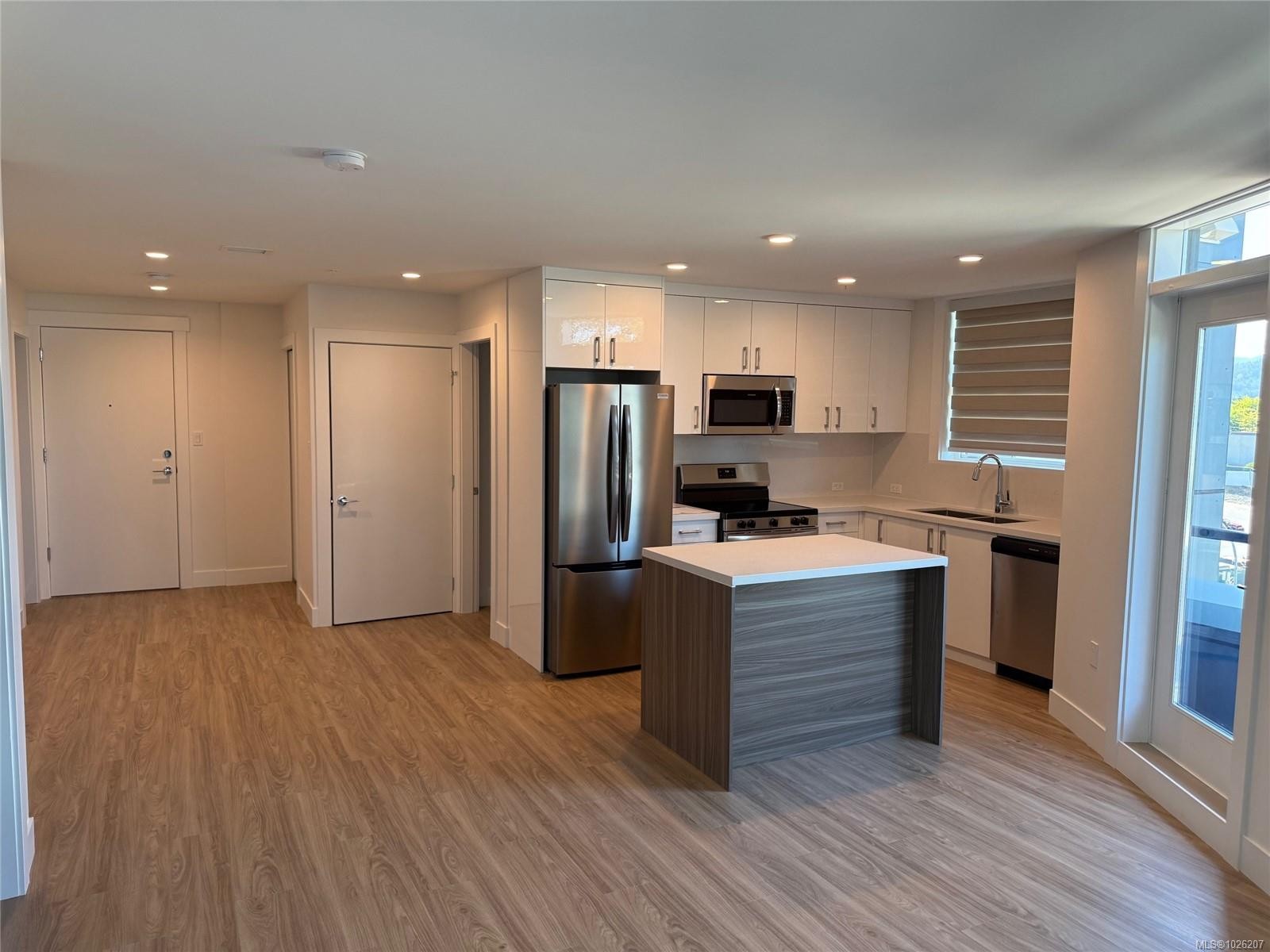 505-6320 Sentinal Dr, Nanaimo, BC - Indoor Photo Showing Kitchen