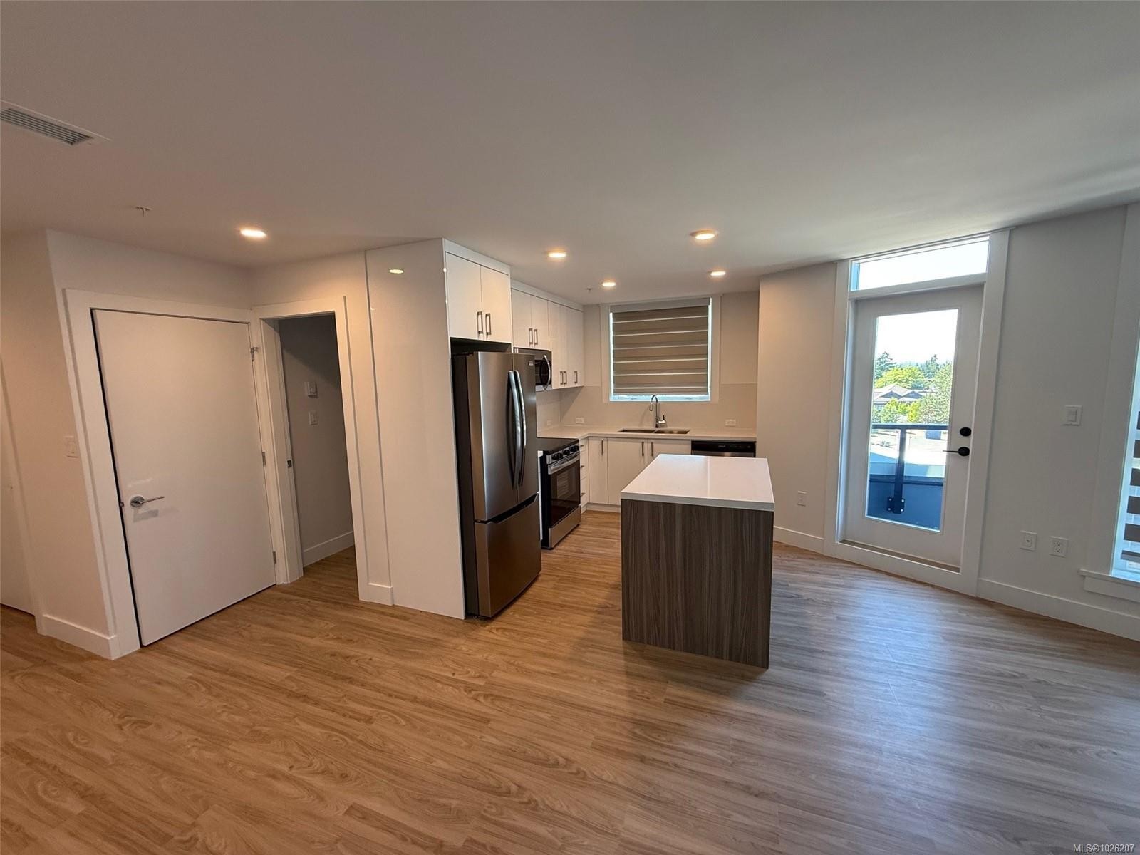 505-6320 Sentinal Dr, Nanaimo, BC - Indoor Photo Showing Kitchen