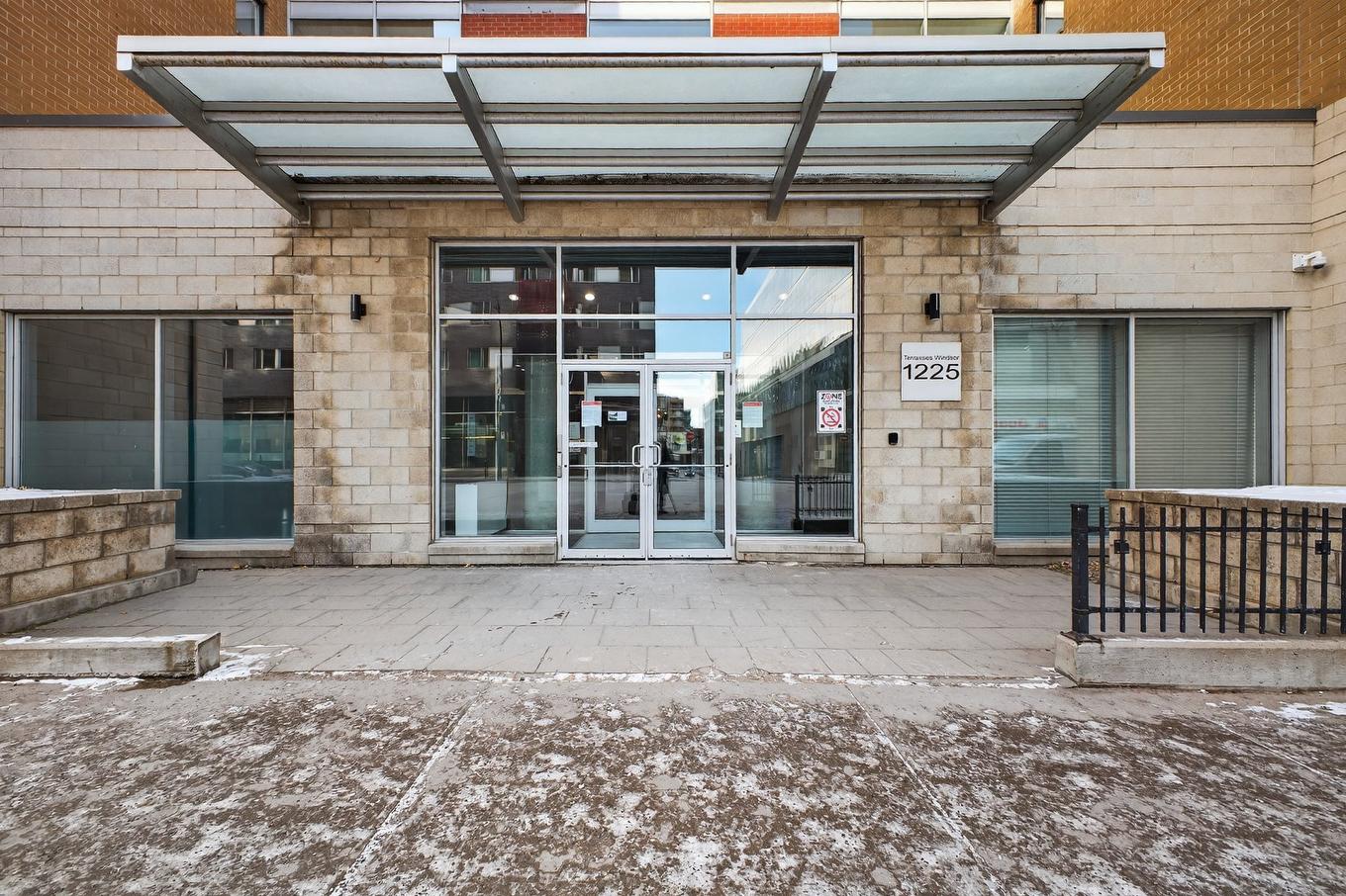 Exterior entrance - 816-1225 Rue Notre-Dame O., Montréal (Ville-Marie), QC - Indoor Photo Showing Garage