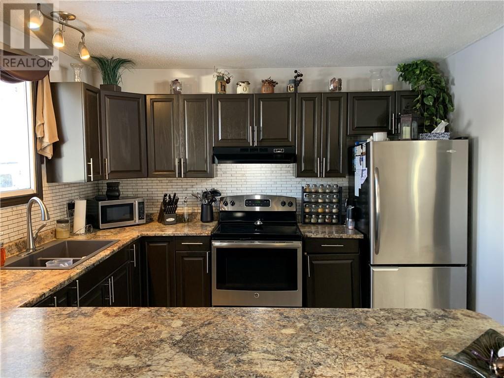 1158 Mederic, Hanmer, ON - Indoor Photo Showing Kitchen With Double Sink With Upgraded Kitchen