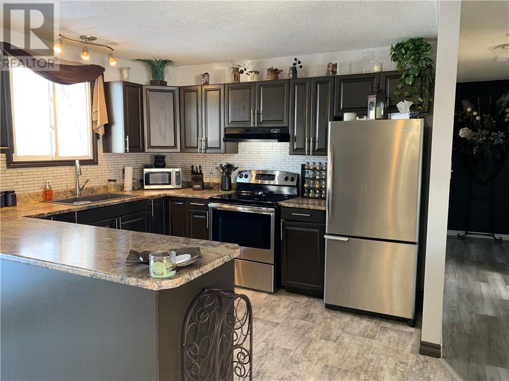1158 Mederic, Hanmer, ON - Indoor Photo Showing Kitchen