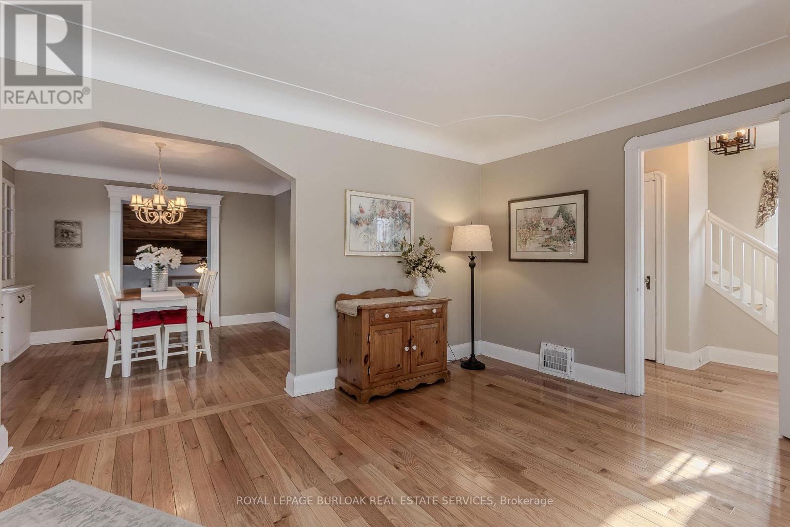 755 Maple Avenue, Burlington, ON - Indoor