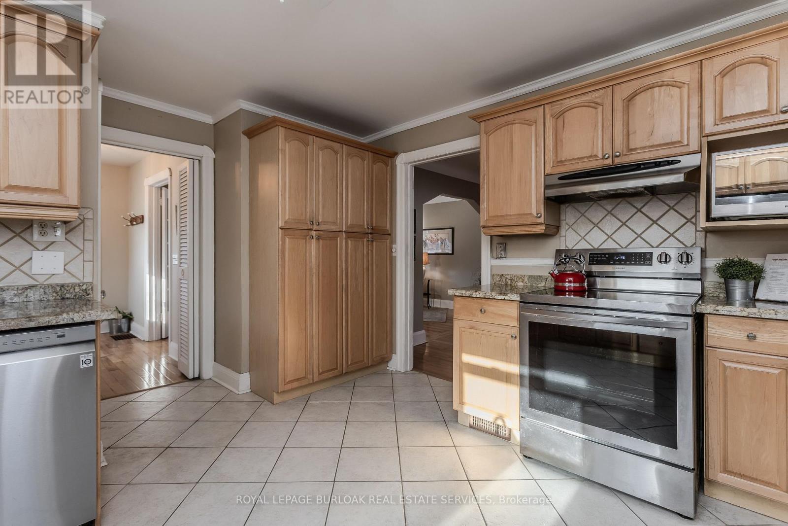 755 Maple Avenue, Burlington, ON - Indoor Photo Showing Kitchen