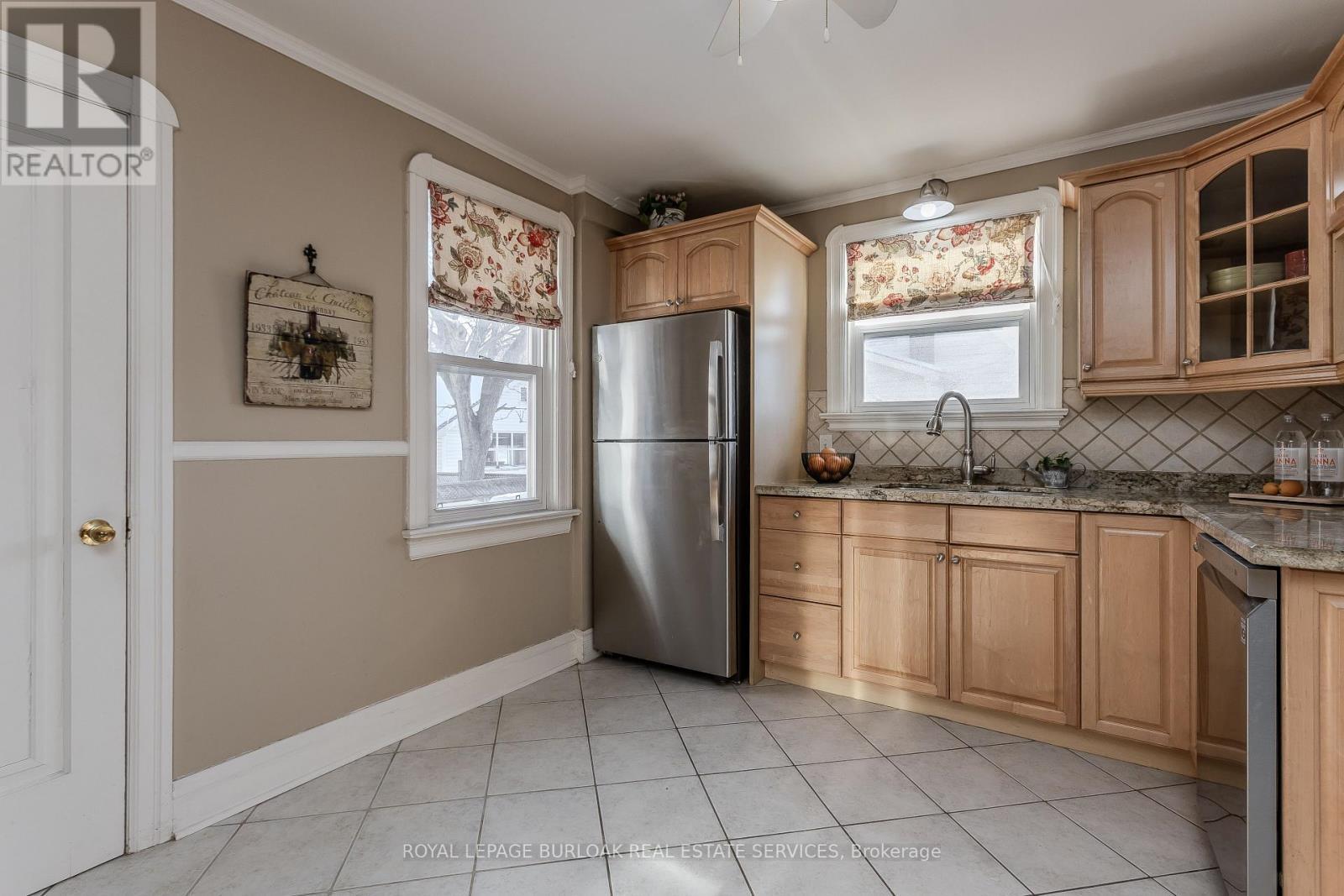 755 Maple Avenue, Burlington, ON - Indoor Photo Showing Kitchen
