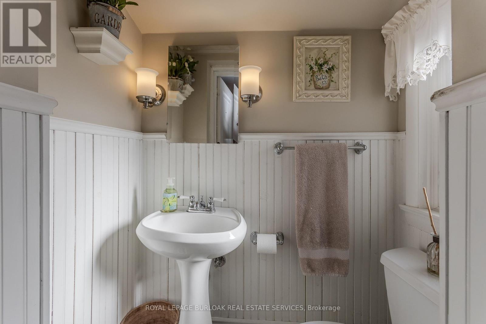 755 Maple Avenue, Burlington, ON - Indoor Photo Showing Bathroom