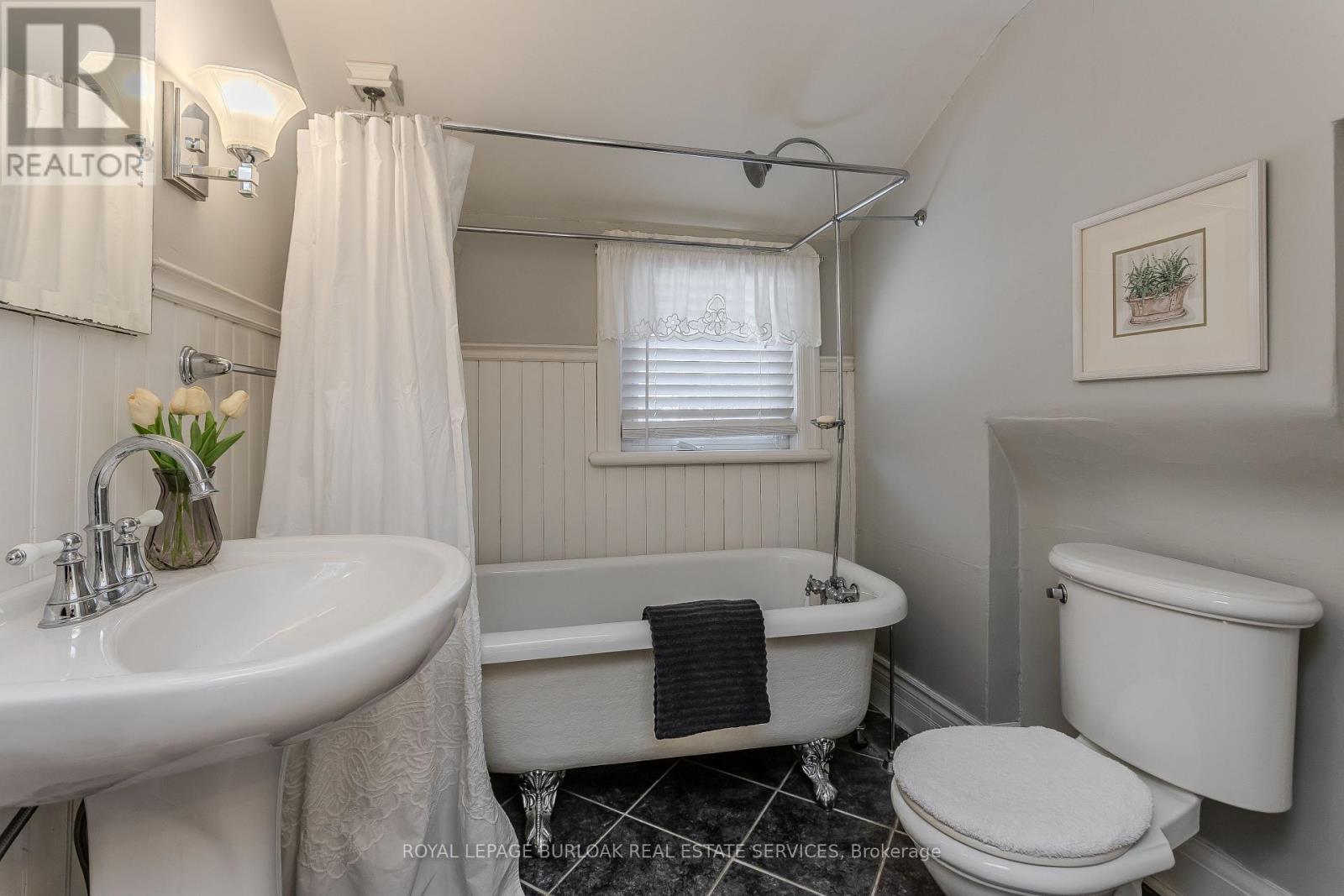 755 Maple Avenue, Burlington, ON - Indoor Photo Showing Bathroom