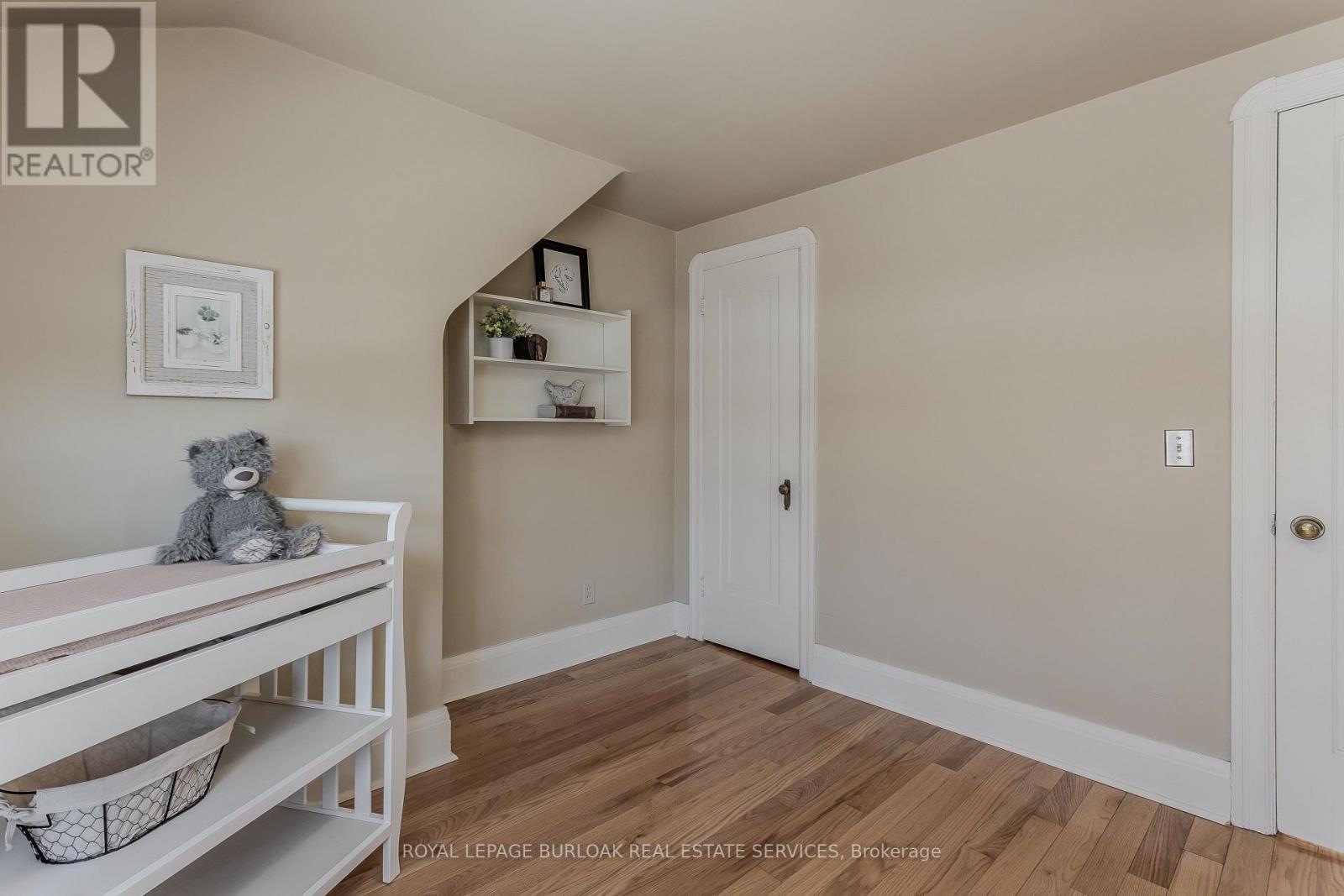 755 Maple Avenue, Burlington, ON - Indoor