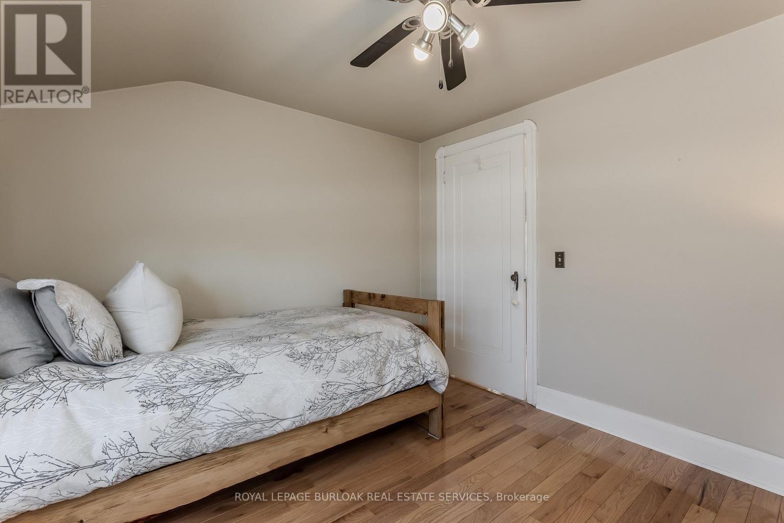 755 Maple Avenue, Burlington, ON - Indoor Photo Showing Bedroom