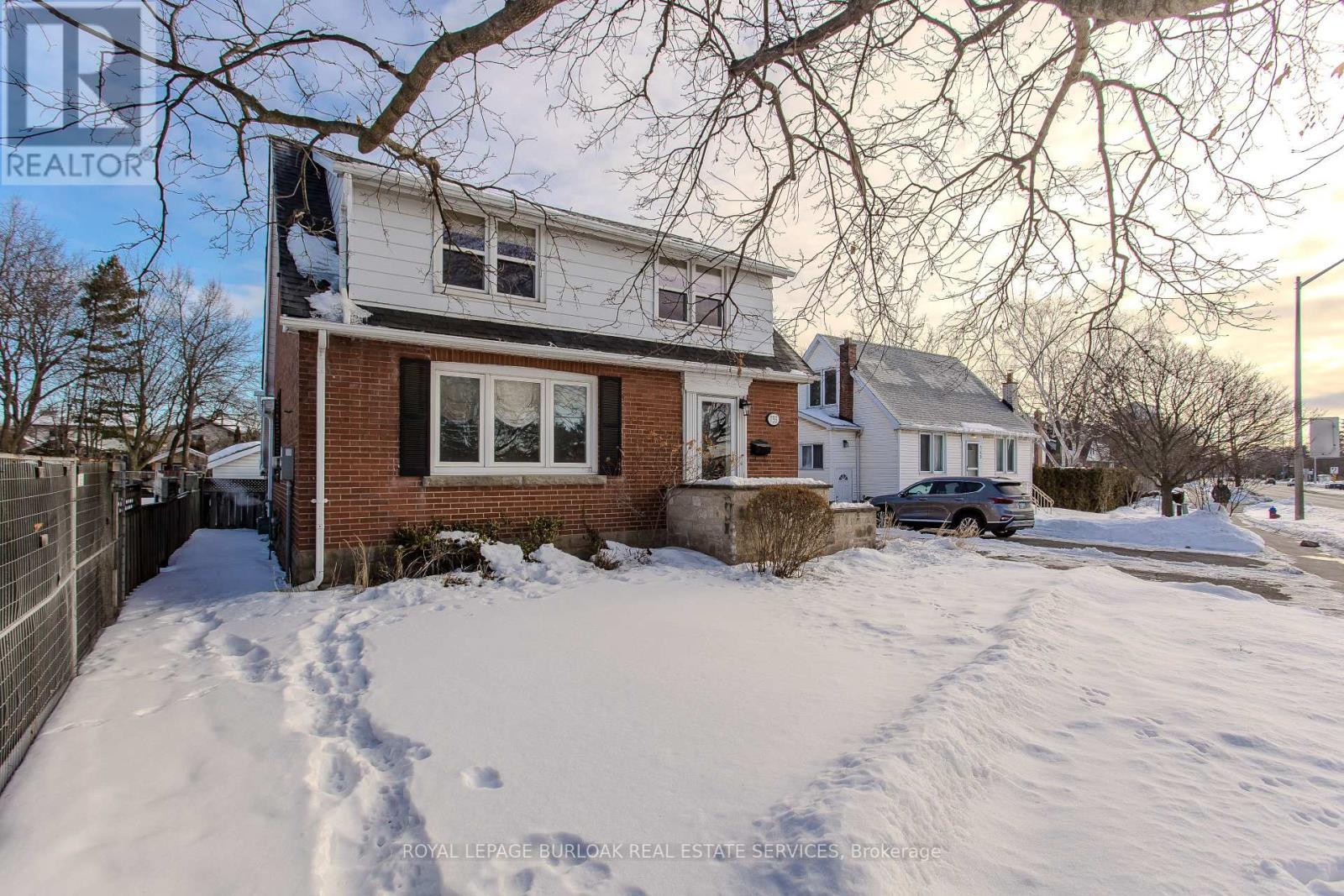 755 Maple Avenue, Burlington, ON - Outdoor With Facade