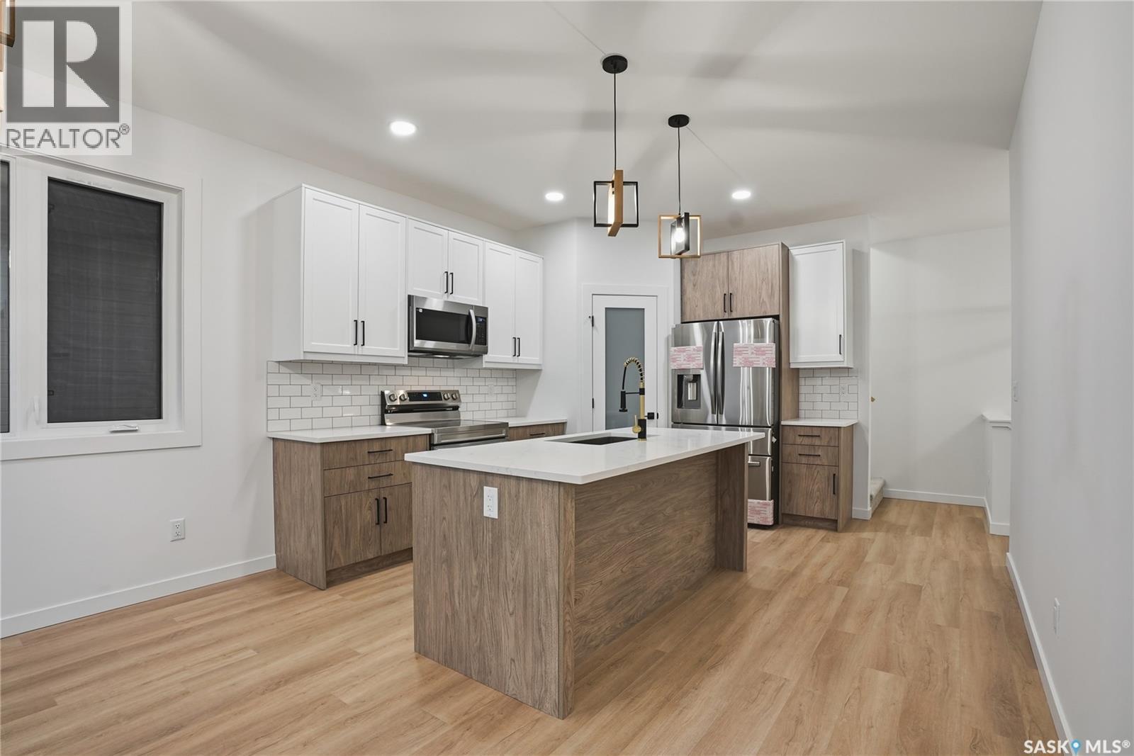 1170 Nightingale Terrace, Saskatoon, SK - Indoor Photo Showing Kitchen With Upgraded Kitchen