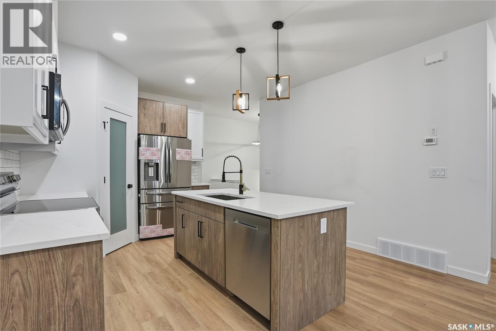 1170 Nightingale Terrace, Saskatoon, SK - Indoor Photo Showing Kitchen With Upgraded Kitchen