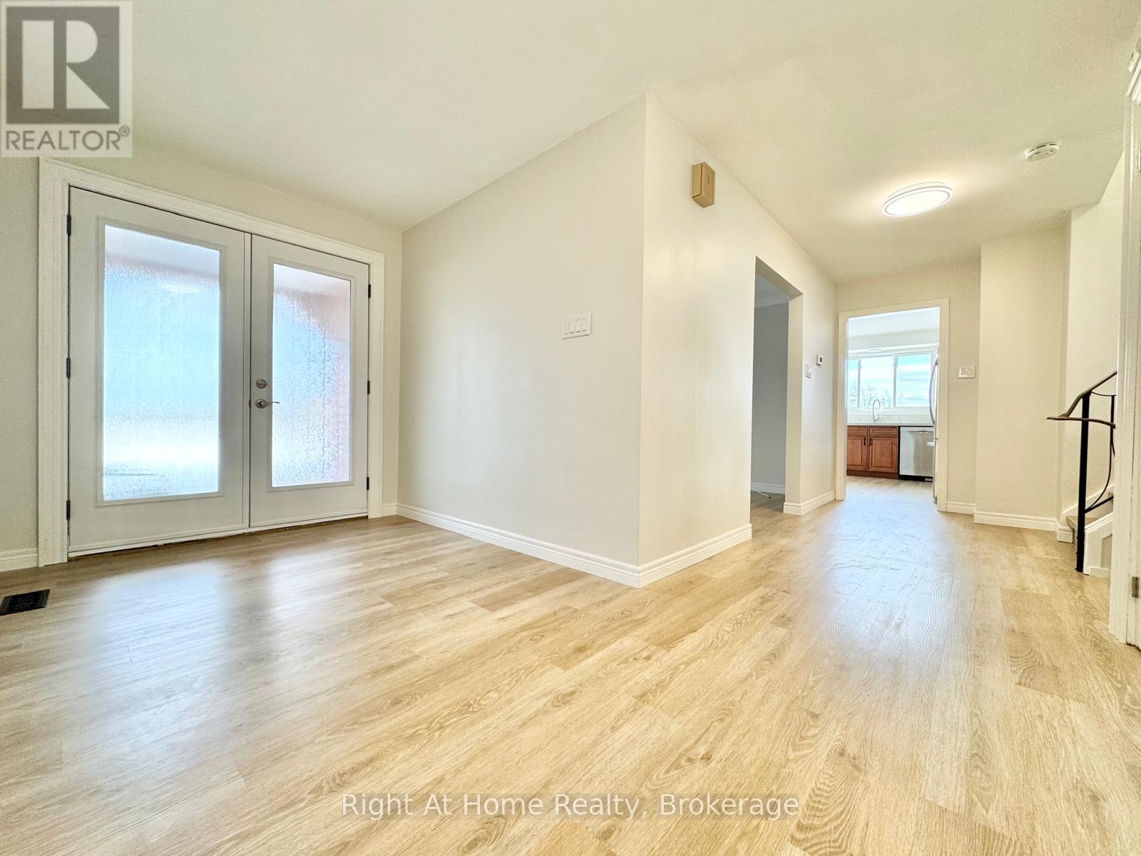 221 First Road E, Hamilton, ON