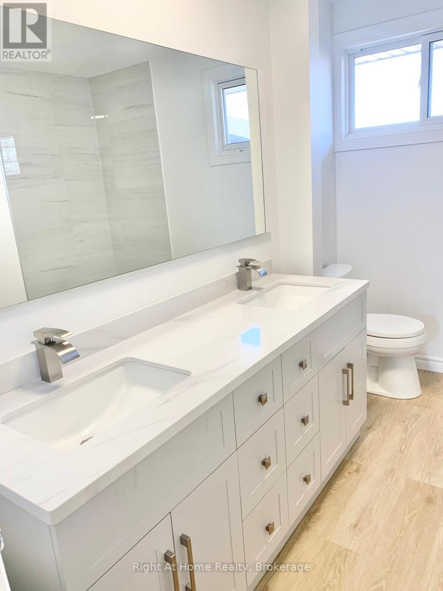 221 First Road E, Hamilton, ON