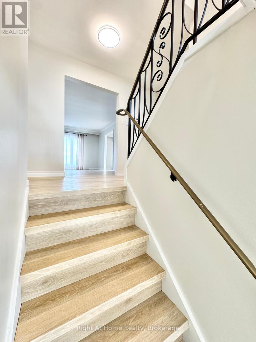 221 First Road E, Hamilton, ON