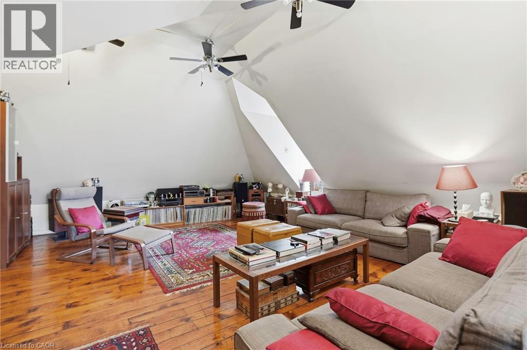 Unit 3 - 27 Ontario Avenue, Hamilton, ON - Indoor Photo Showing Living Room