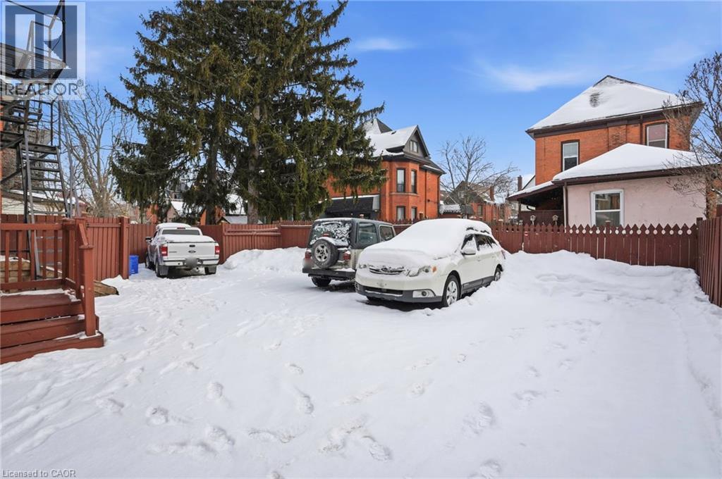 27 Ontario Avenue, Hamilton, ON - Outdoor