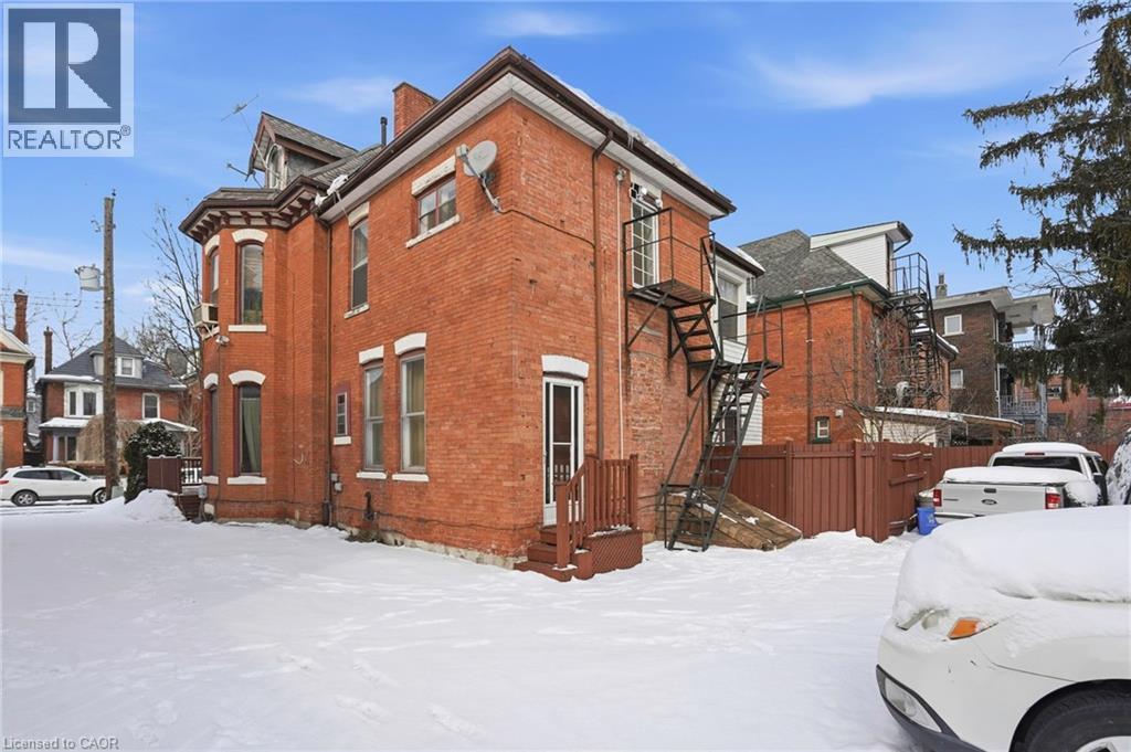 27 Ontario Avenue, Hamilton, ON - Outdoor