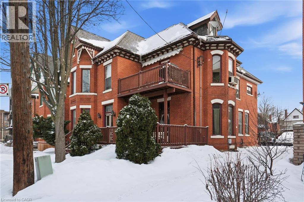 27 Ontario Avenue, Hamilton, ON - Outdoor