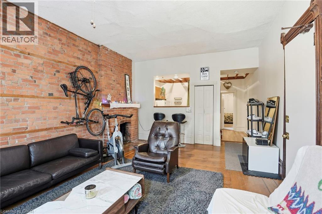Unit 1 - 27 Ontario Avenue, Hamilton, ON - Indoor Photo Showing Living Room