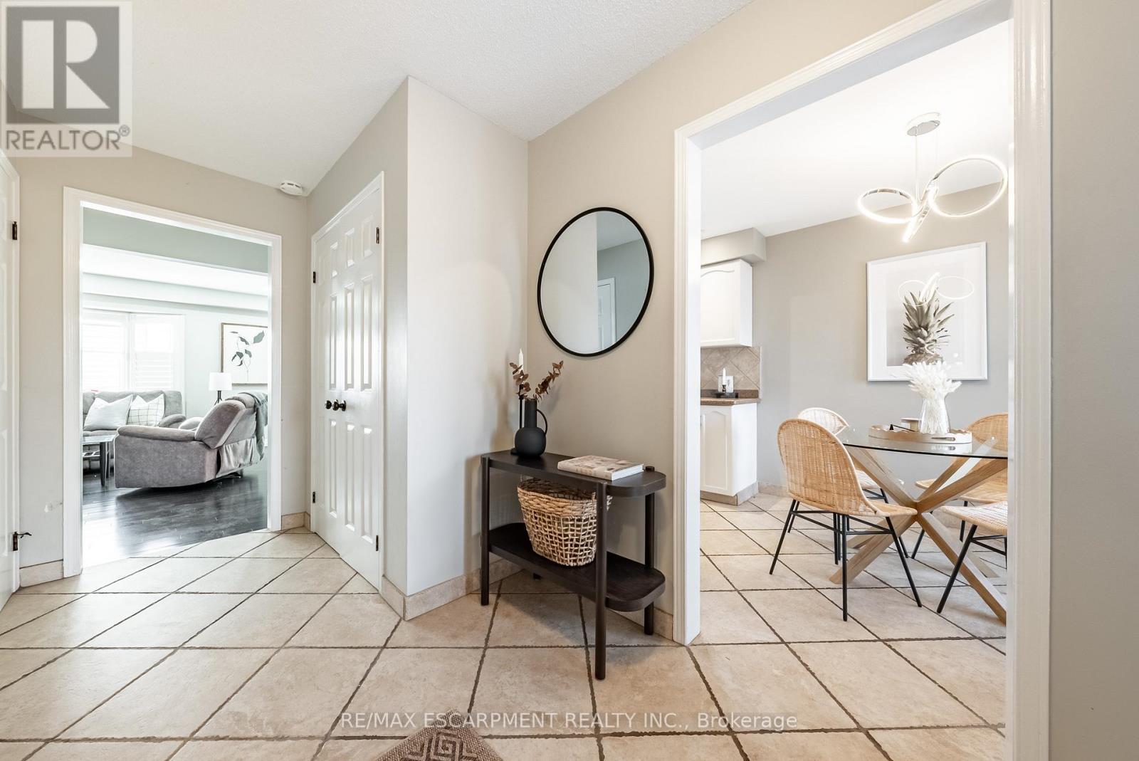 680 Rexford Drive, Hamilton, ON - Indoor